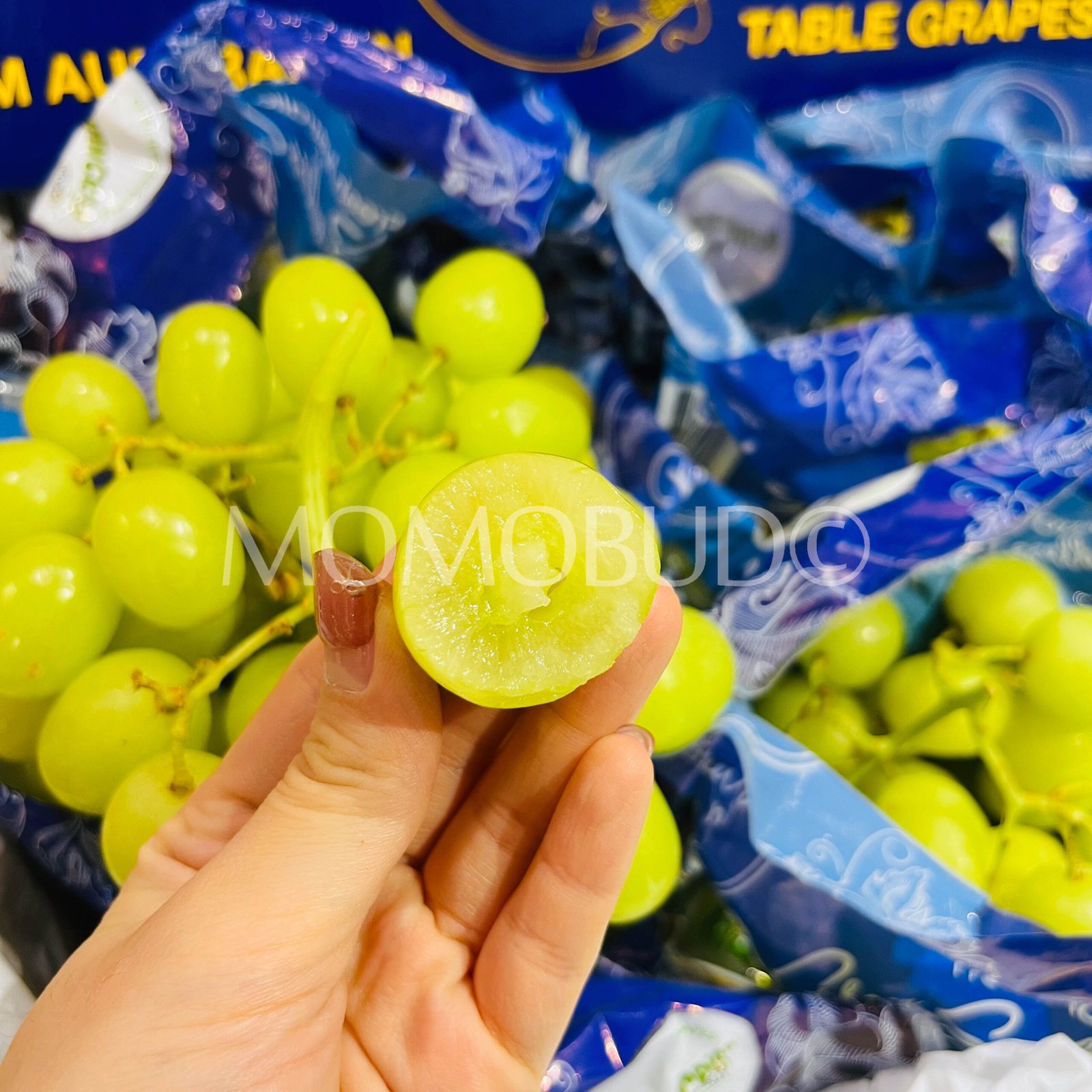 Autumn Crisp® Green Seedless Grapes (1kg) - Image 3