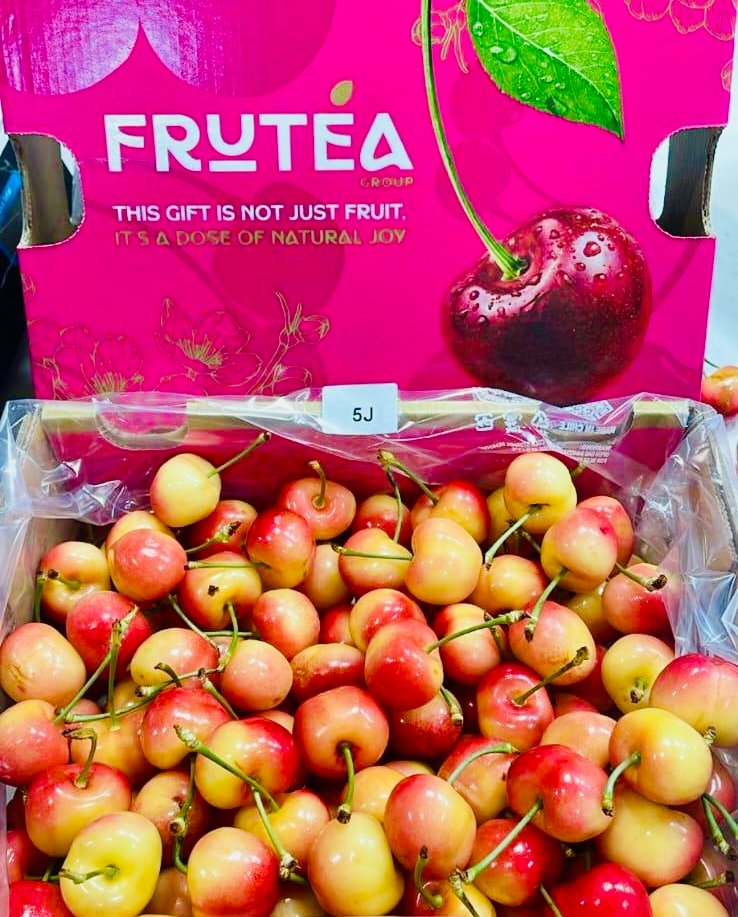 Chilean Frutea Rainier Cherry (X-Jumbo) - Image 2