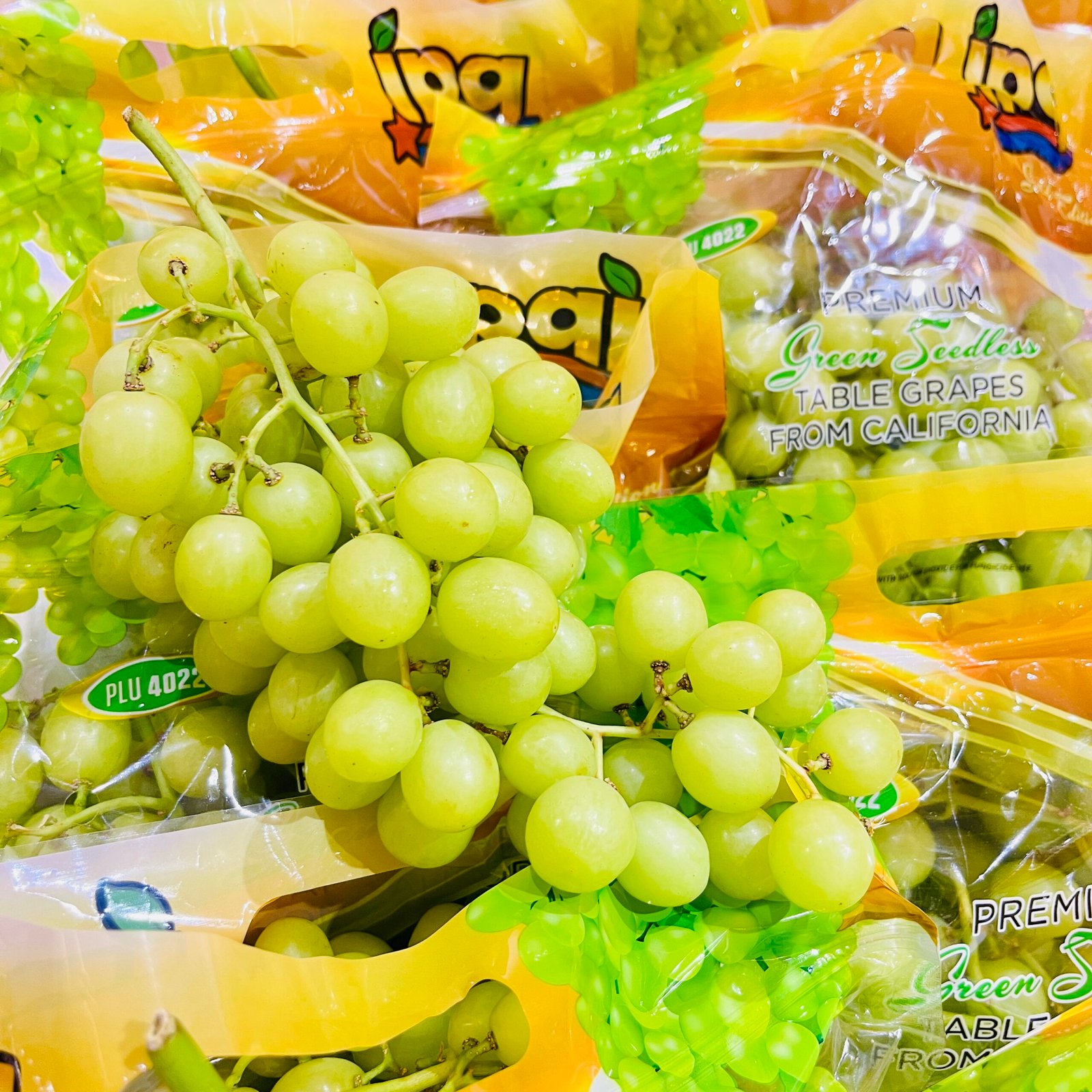 Ivory Green Seedless Grapes (1kg) - Image 2