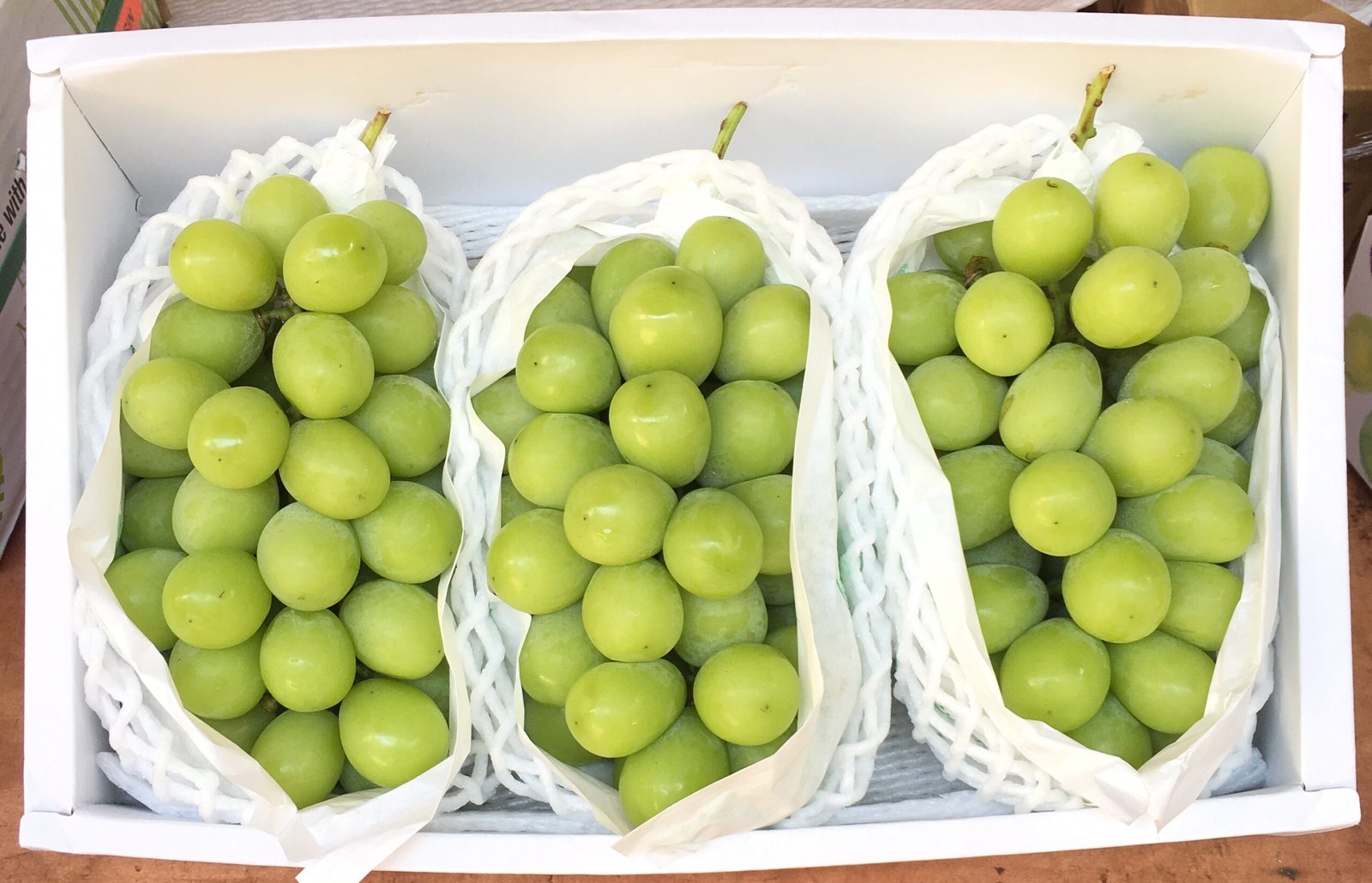 Japanese Shine Muscat Grape (Gift Box, 2.5kg approx) - Image 2