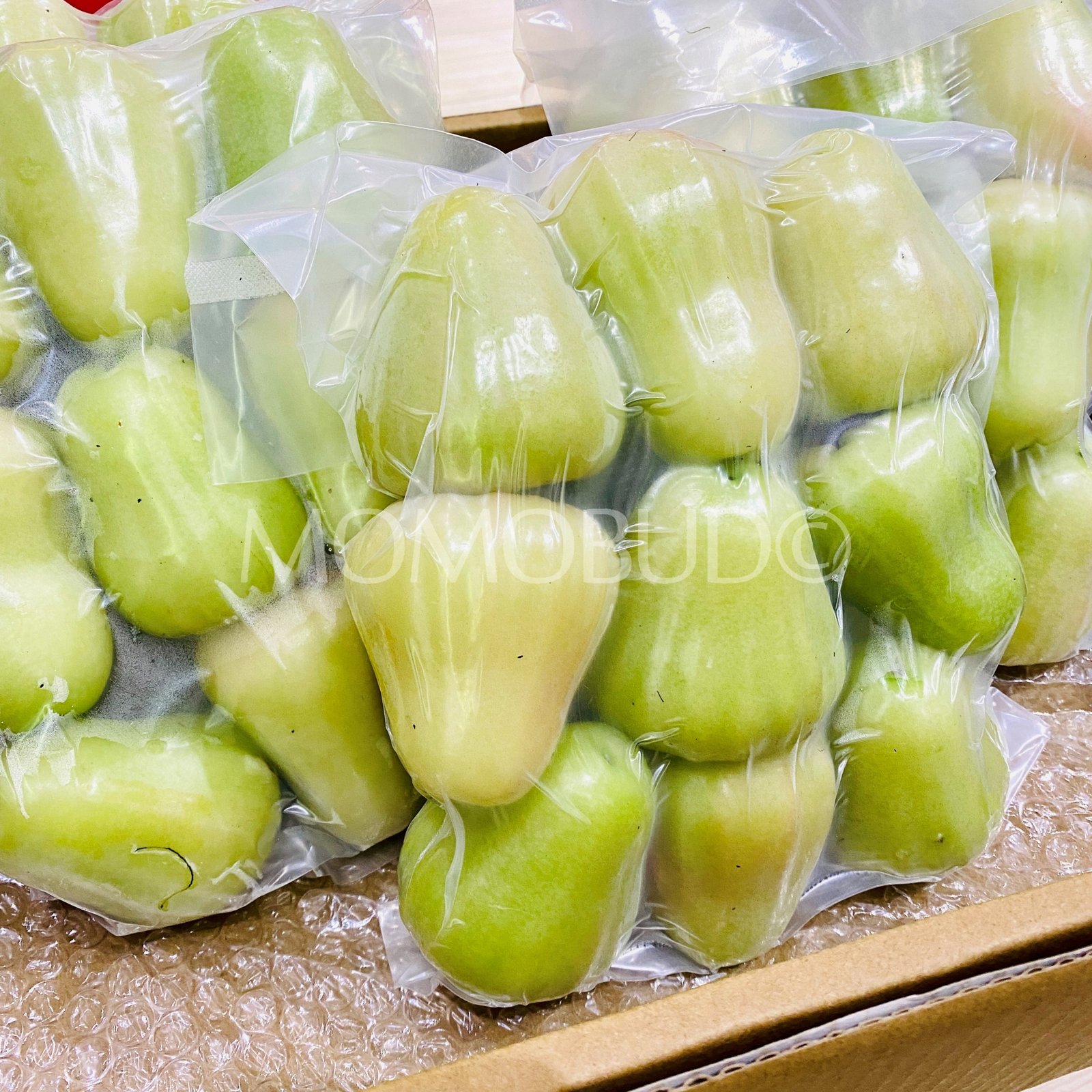 Green Jade Water Rose Apple (Jambu) (1kg approx, 8-10pcs) - Image 3