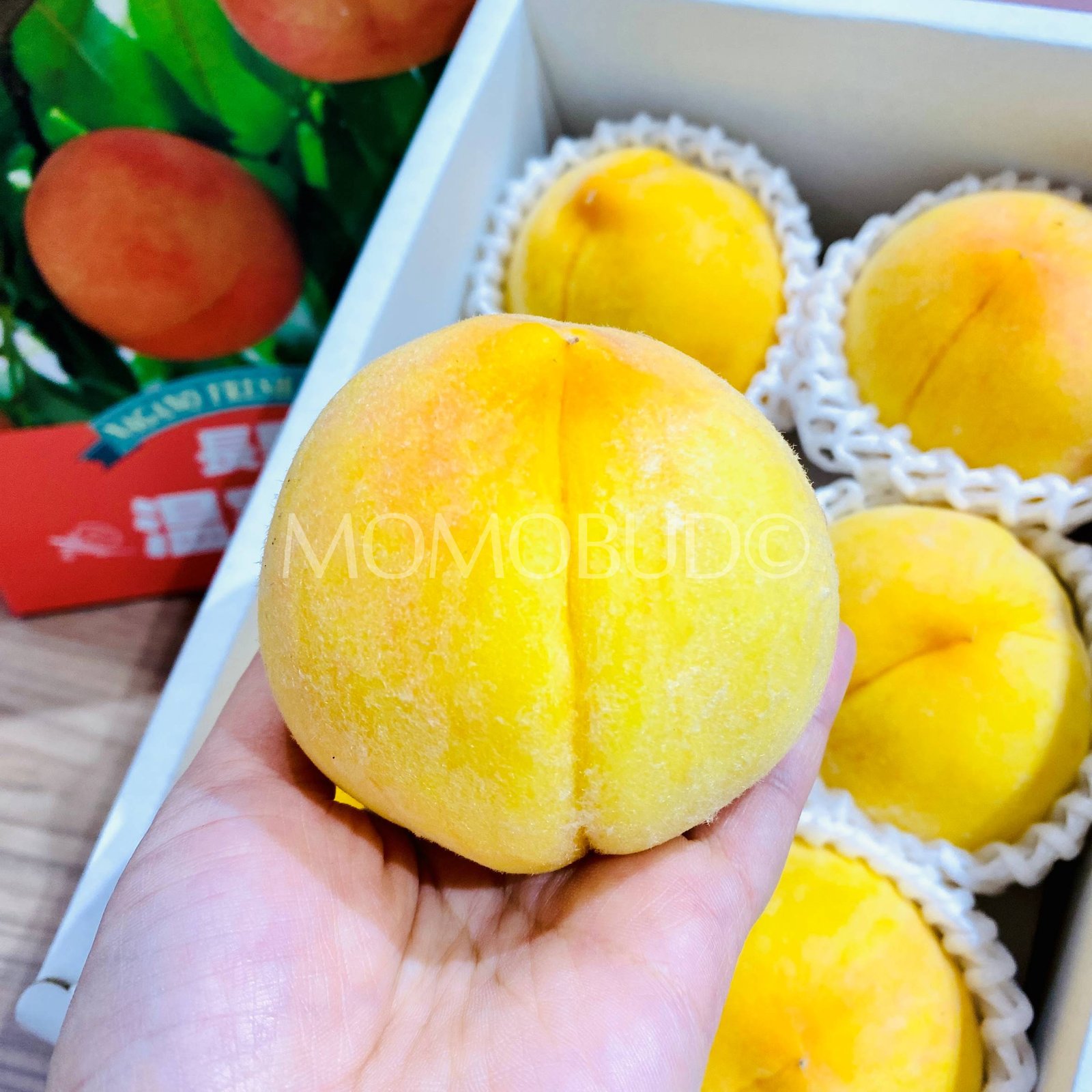 Japanese Ougontou Golden Peach Gift Box (1kg) - Image 4