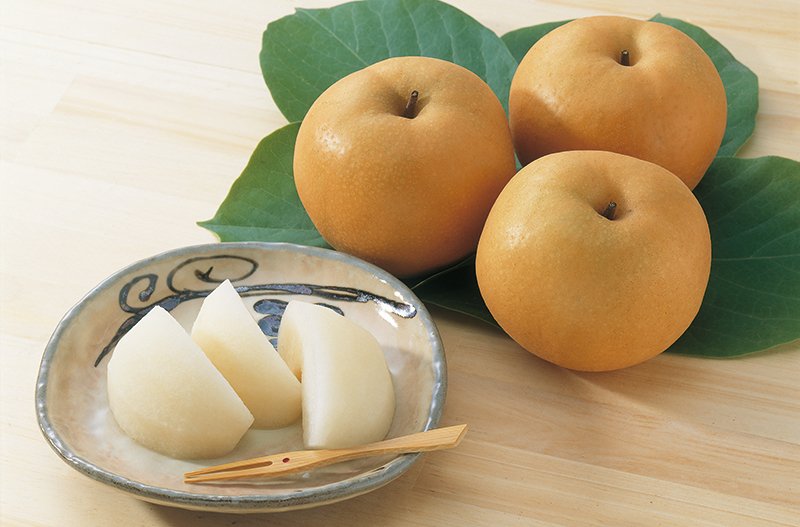 Japanese Shinko Pear (Large) - Image 2