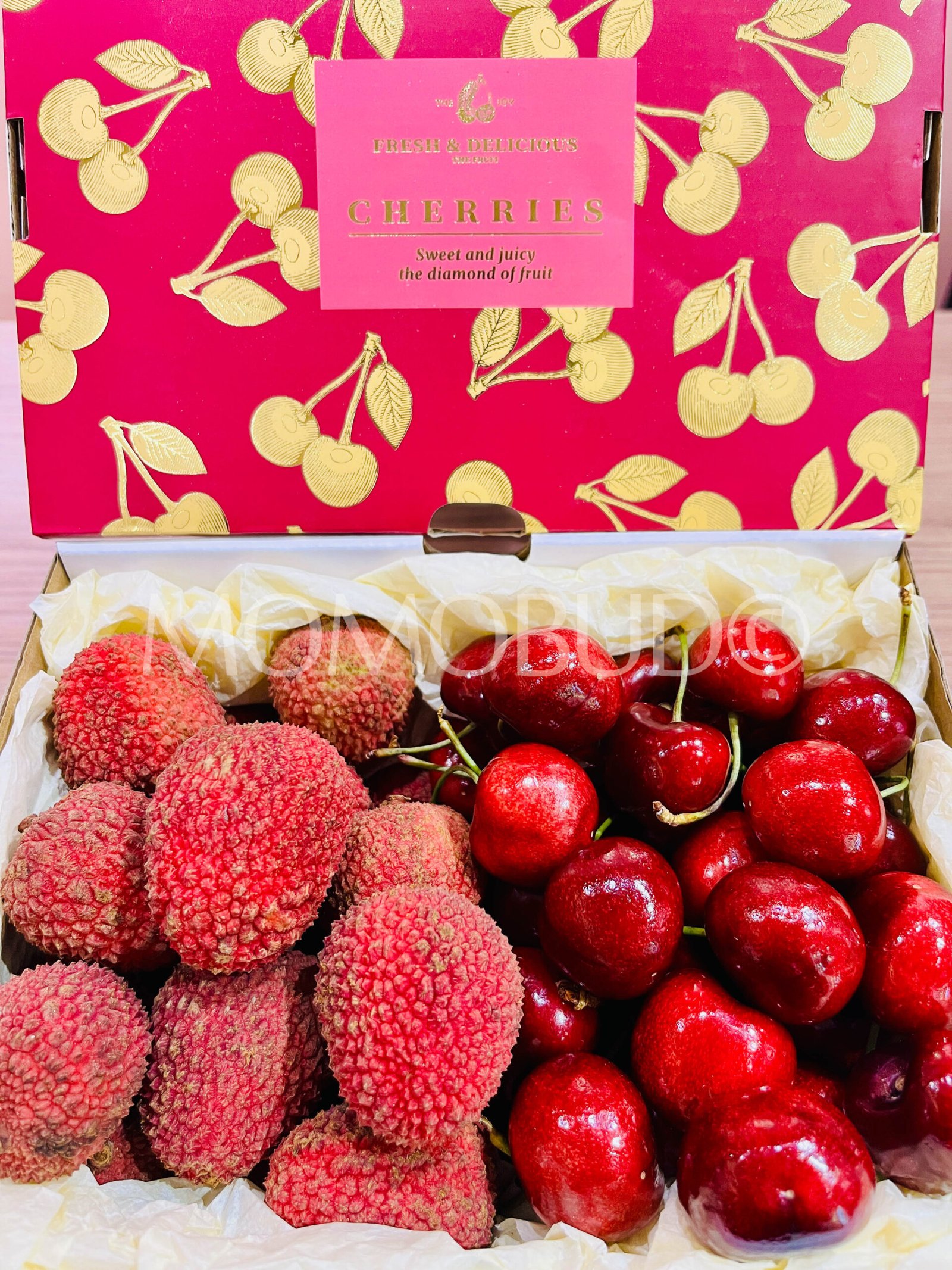 MomoBud Finest Selection Lychee & Red Cherry Gift Box (1.5kg) - Image 2