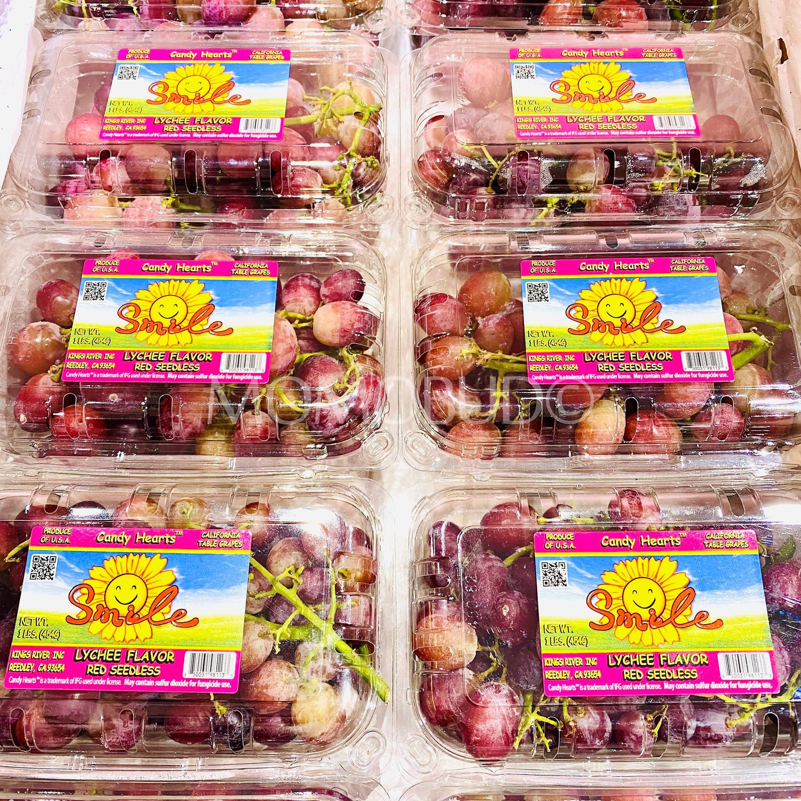 Candy Hearts® Lychee Red Seedless Grapes (454g punnet) - Image 2