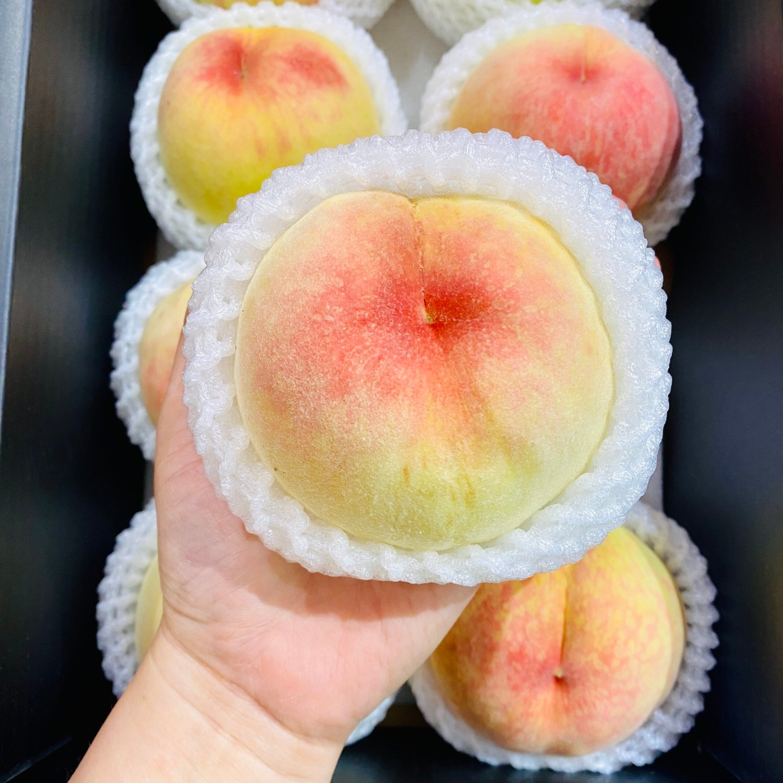 Yangshan Honey Water Peach Gift Box (2pcs) - Image 3