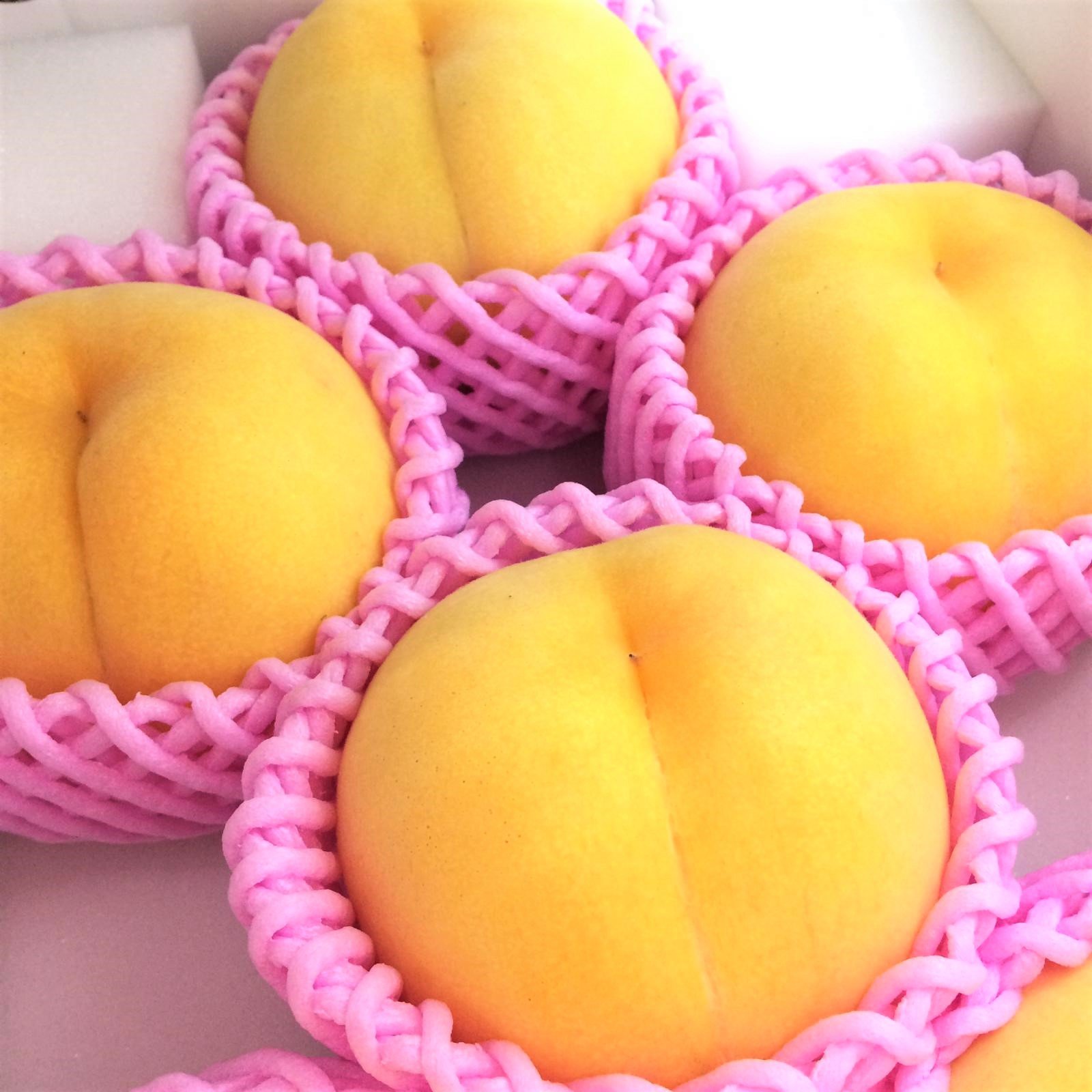 Japanese Yoiko Ougontou (Peach) Gift Box - Image 3